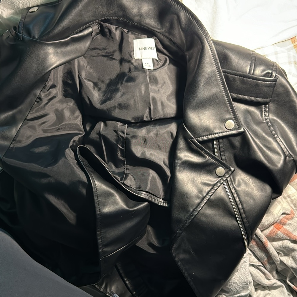 Pre owned Nine West XXL women’s jacket button zipper